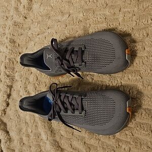 Flux footwear, adapt runner, women's size 10, gray